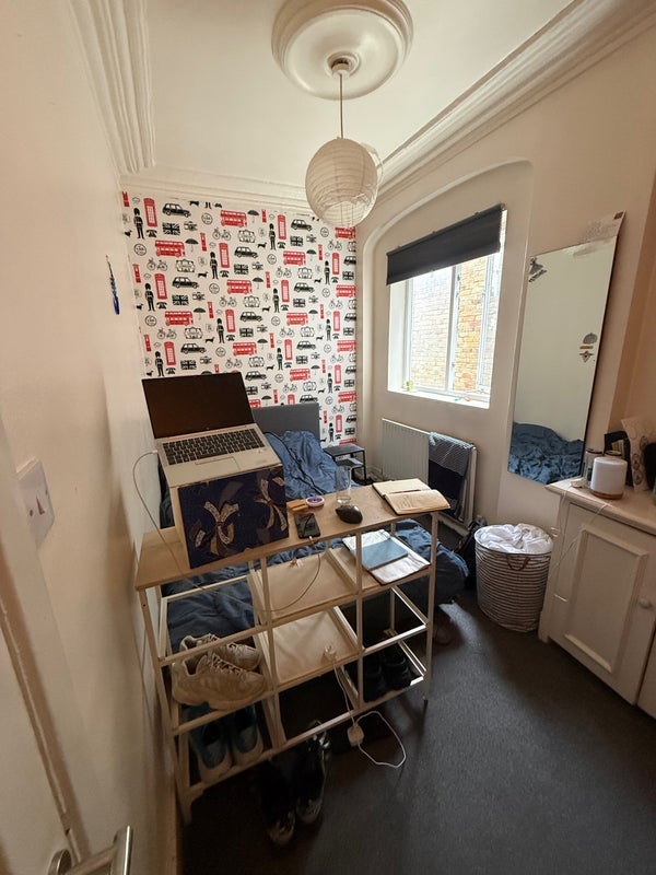 Room Middleton Grove in Greater London