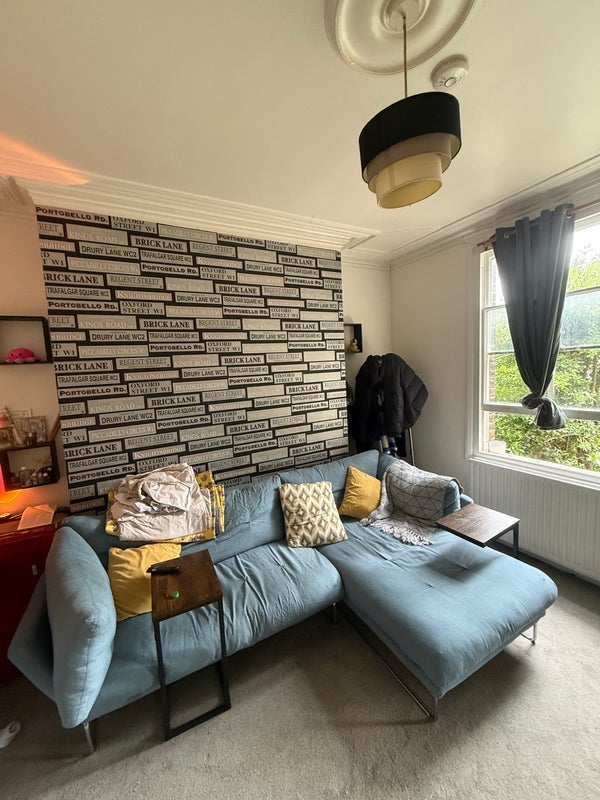 Room Middleton Grove in Greater London