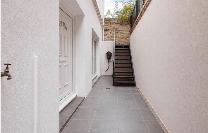 Room Smithy Street in Greater London