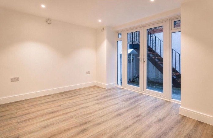 Room Smithy Street in Greater London