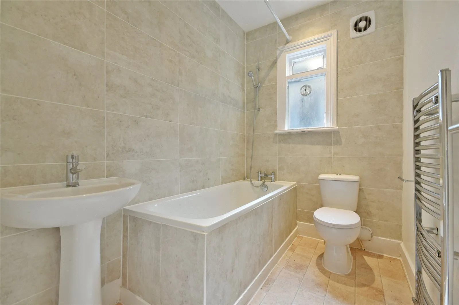 Flat Riffel Road in Greater London