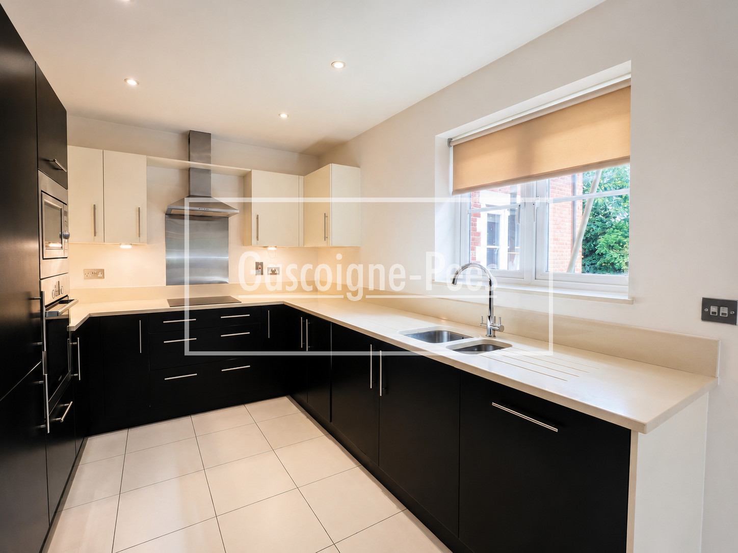Flat Holmesdale Road in Reigate and Banstead