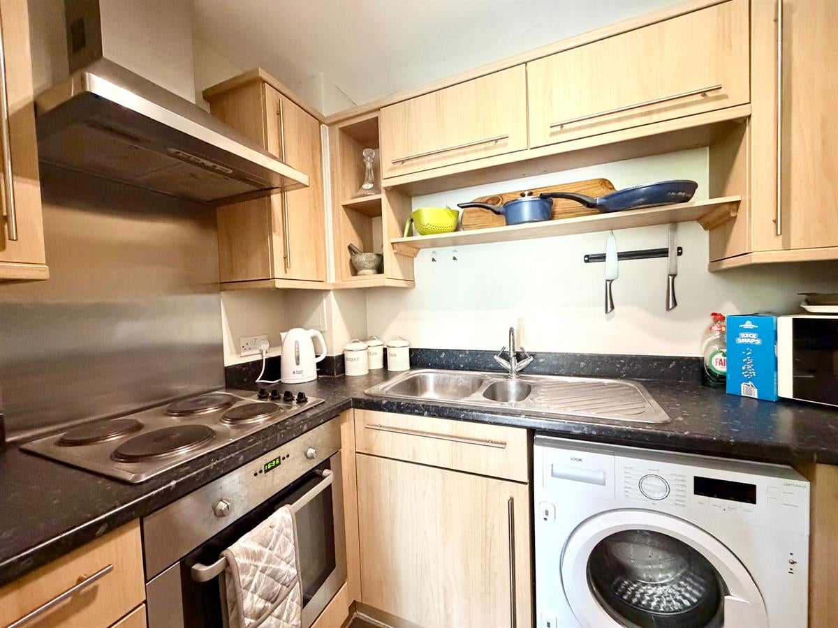 Flat Rectory Road in Rushmoor