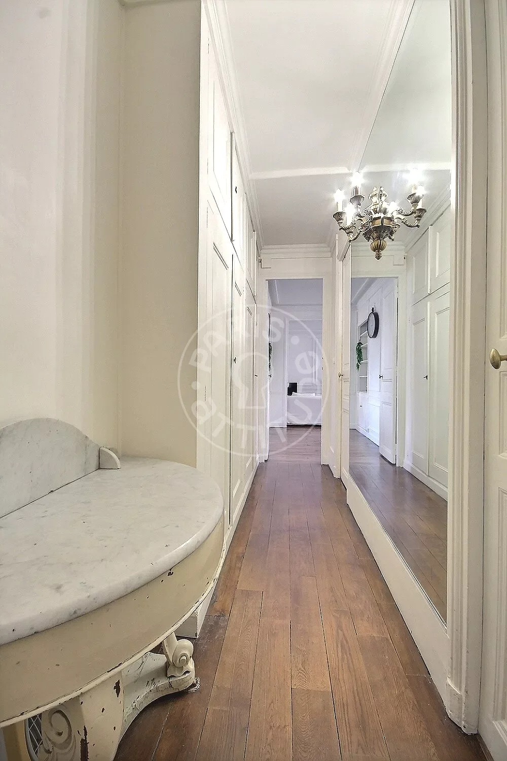 Appartement Rue de la Fontaine au Roi à Paris
