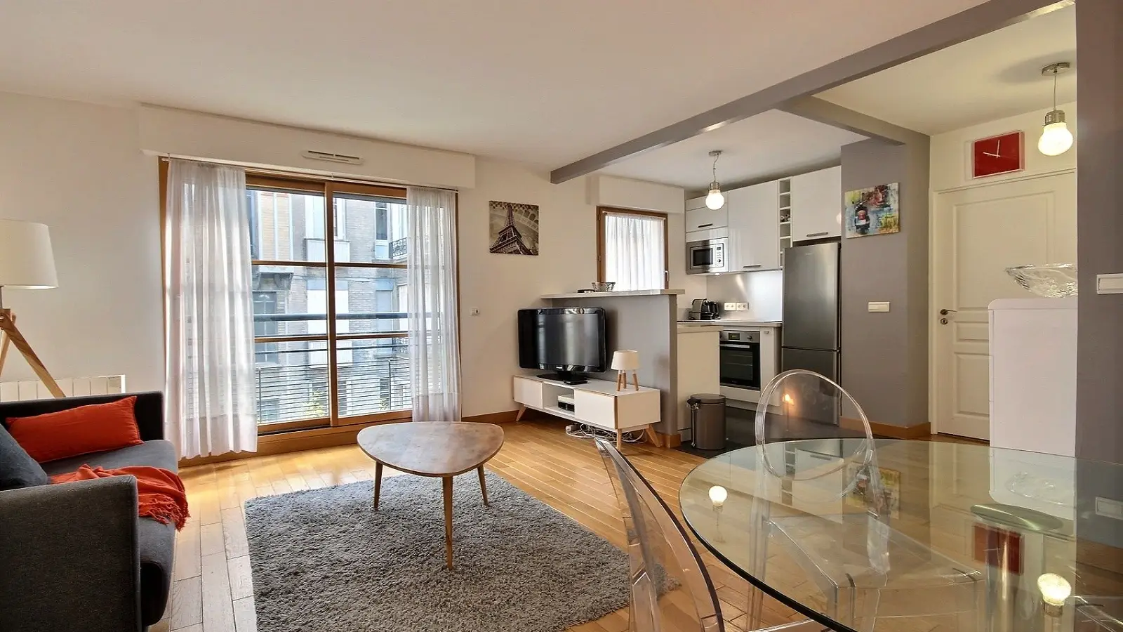 Flat Avenue René Boylesve in Paris