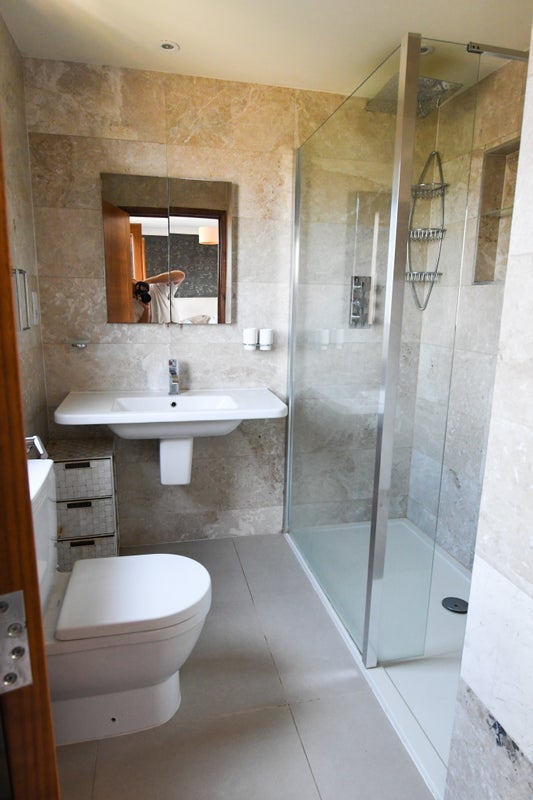 Room Sheen Gate Gardens in Greater London