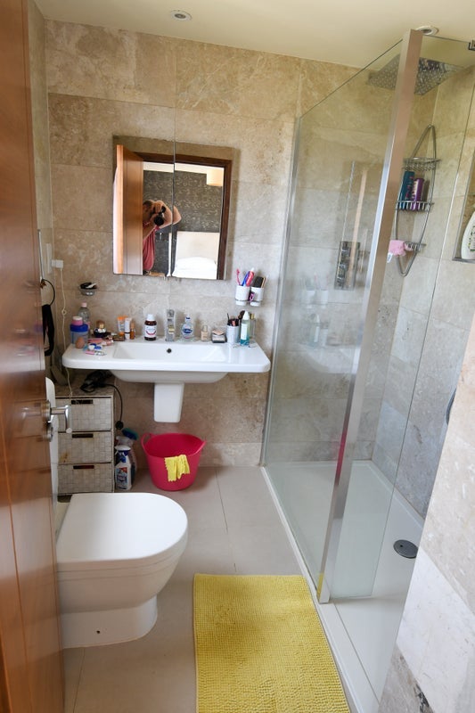 Room Sheen Gate Gardens in Greater London