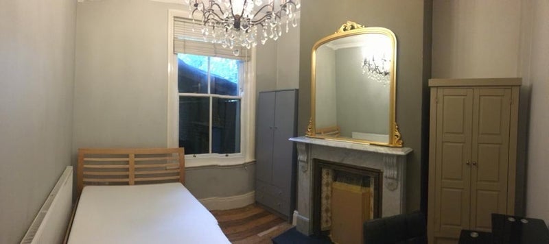 Room Great West Road in Greater London