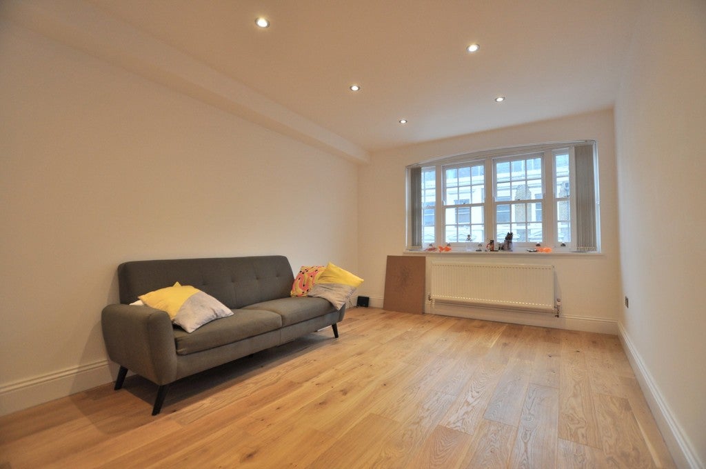 Flat Bethnal Green Road in Greater London