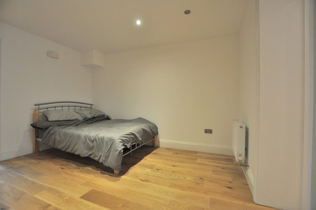 Flat Bethnal Green Road in Greater London