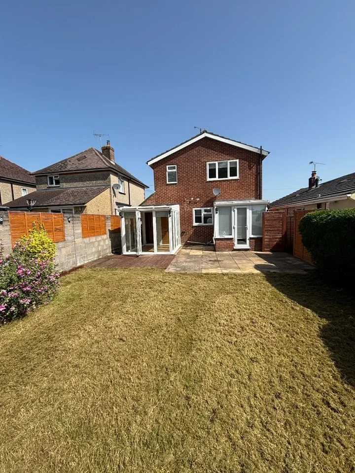 House Marina Close in Durrington