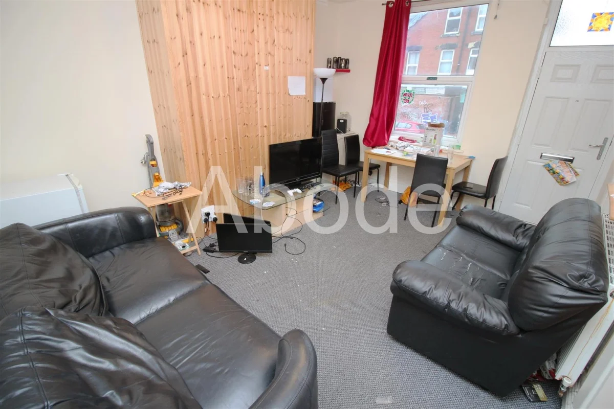 Flat Brudenell Street in Leeds