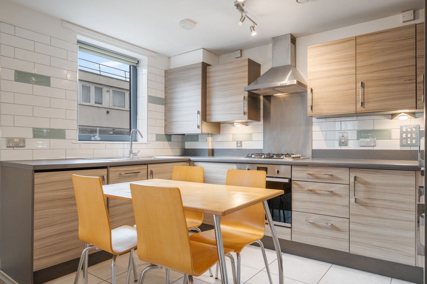 Flat Pooles Park in Greater London