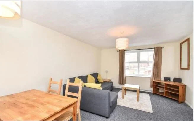 Flat Drapers Field in Coventry