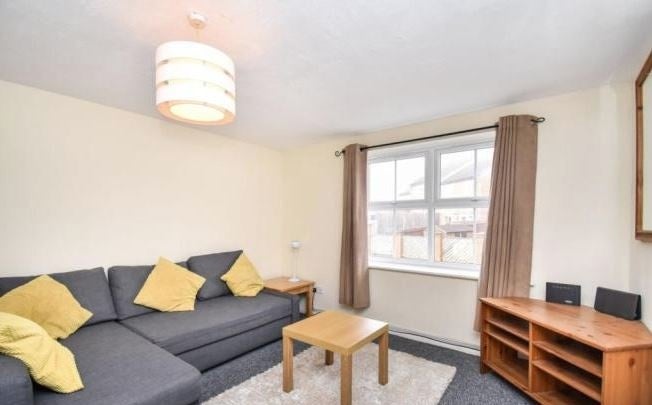 Flat Drapers Field in Coventry