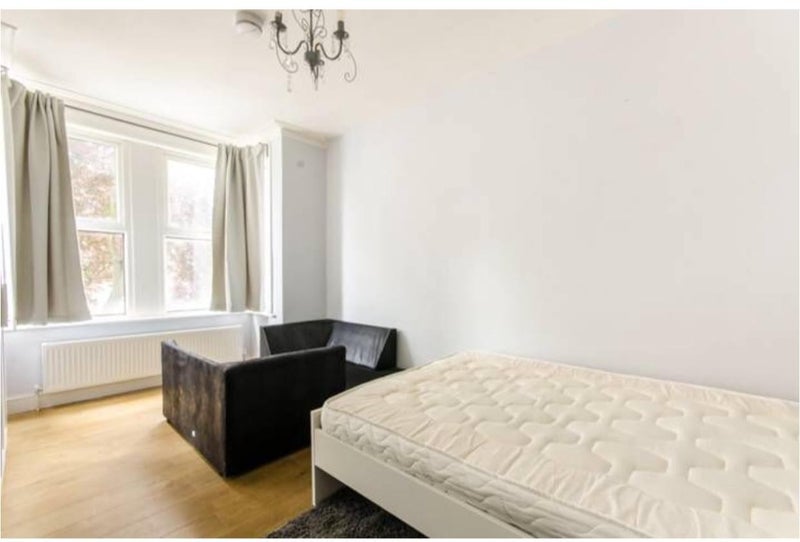 Room Goodman Road in Greater London