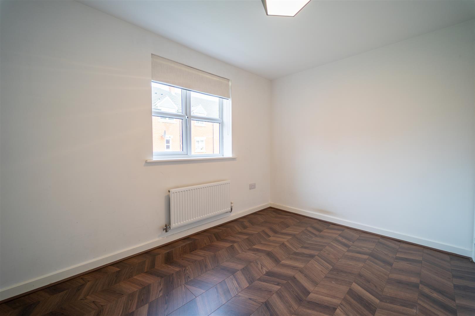 Flat Escelie Way in Birmingham