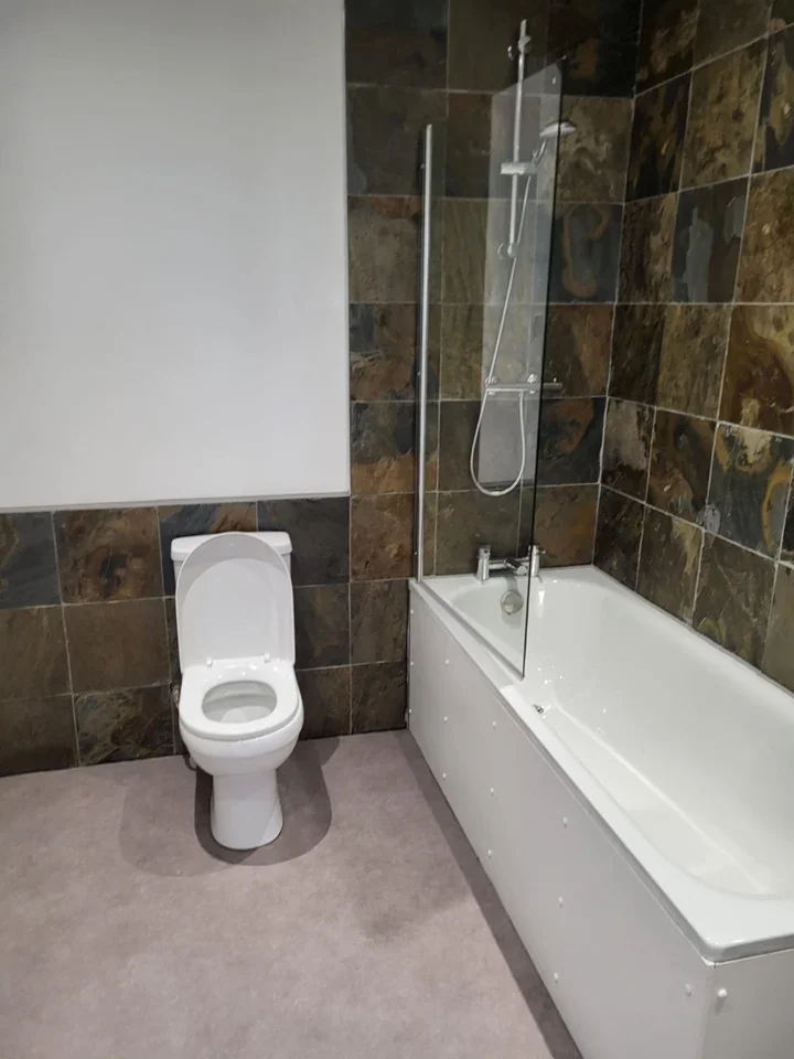 Room Abercairn Road in Greater London