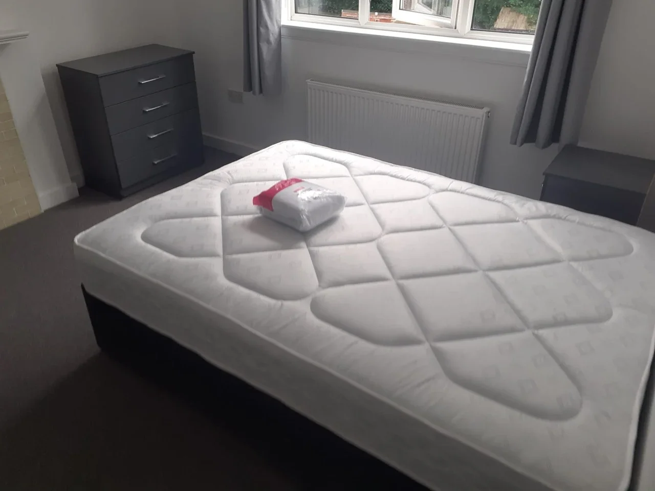 Room Abercairn Road in Greater London