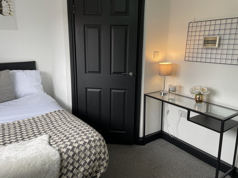 Room Marlborough Road in Coventry