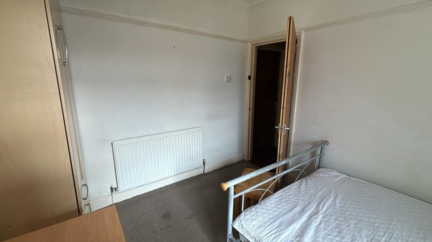 Room Mackintosh Place in Cardiff
