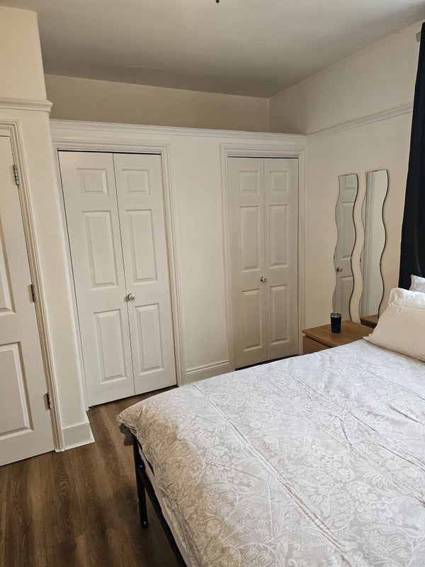 Room Dedworth Road in Windsor