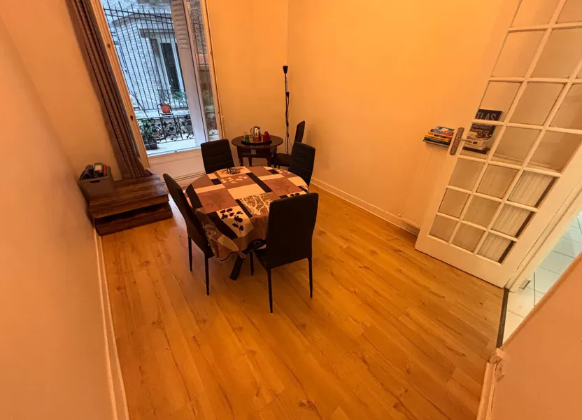 Flat Rue de la Folie-Méricourt in Paris
