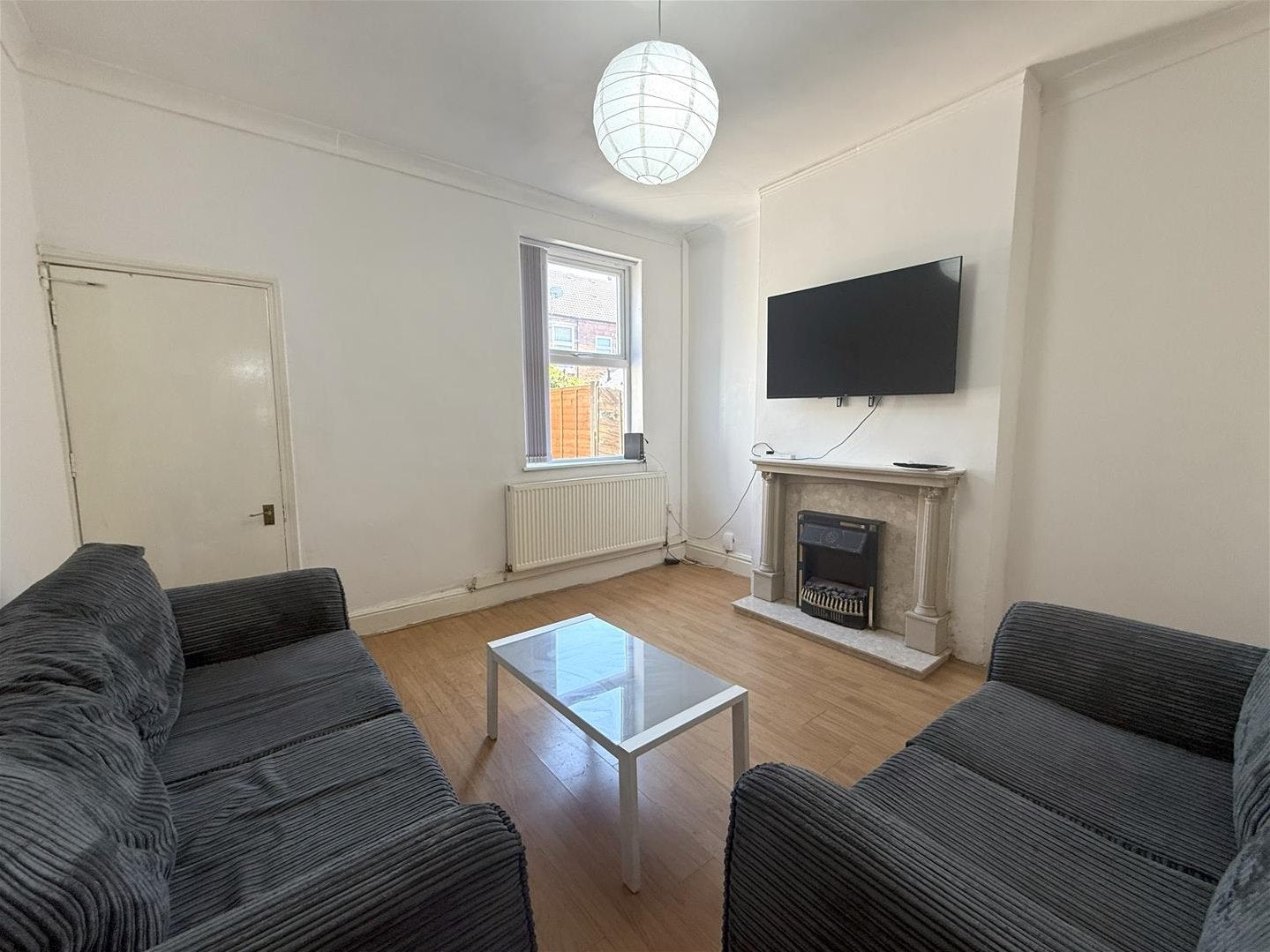 Room Mostyn Road in Birmingham