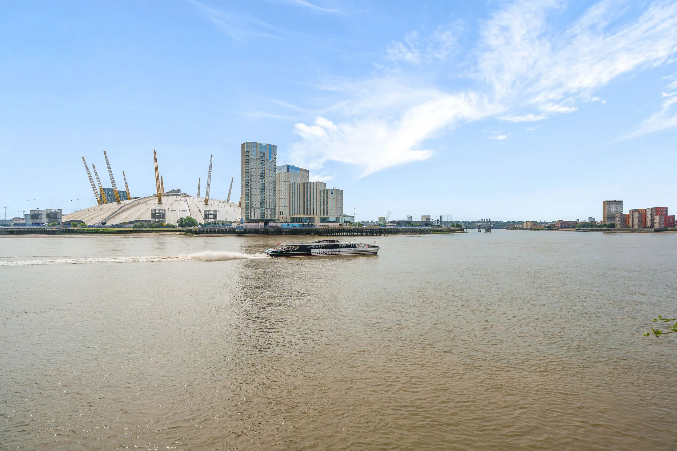 Flat Fairmont Avenue in Greater London