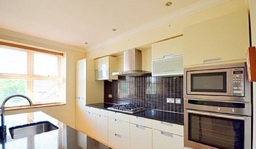 Flat Westbury Road in Greater London