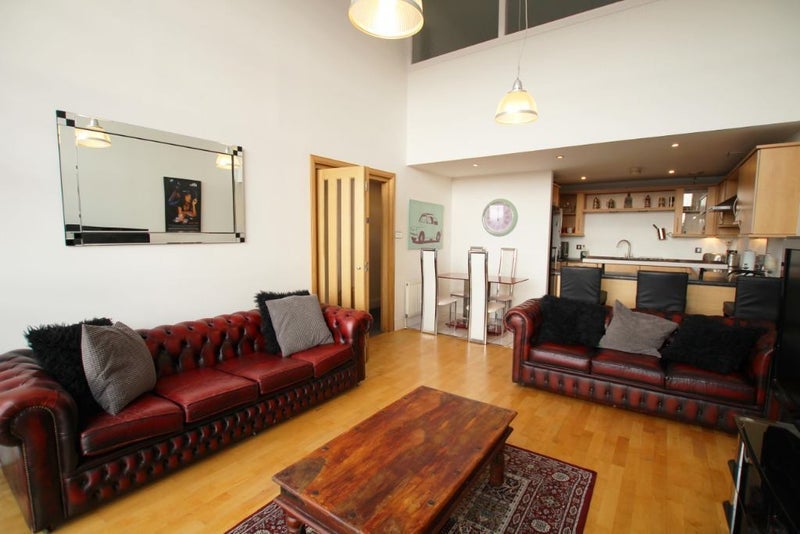 Room Carnoustie Street in Glasgow