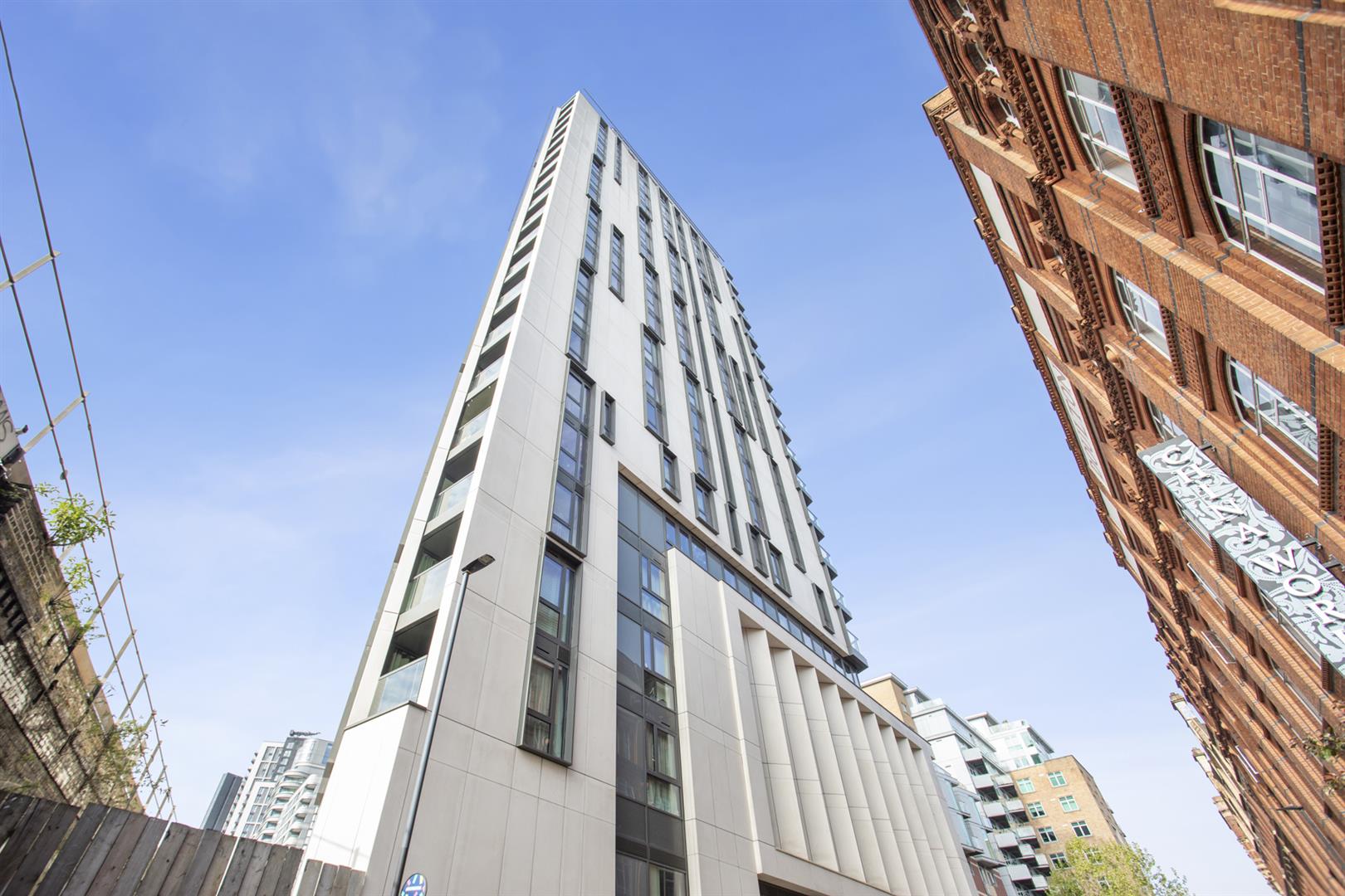 Flat Salamanca Place in Greater London