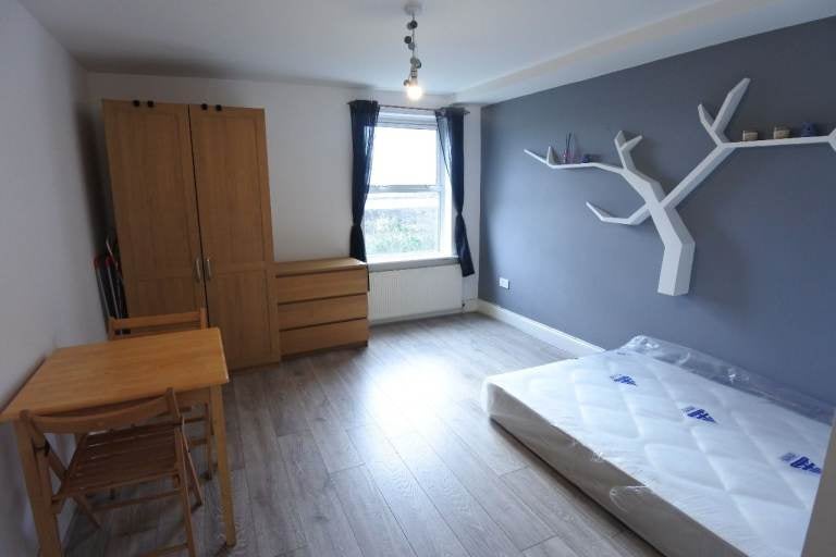 Room Tubbs Road in Greater London