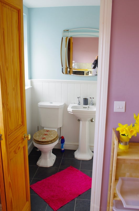 Room Strathmore Road in Bristol