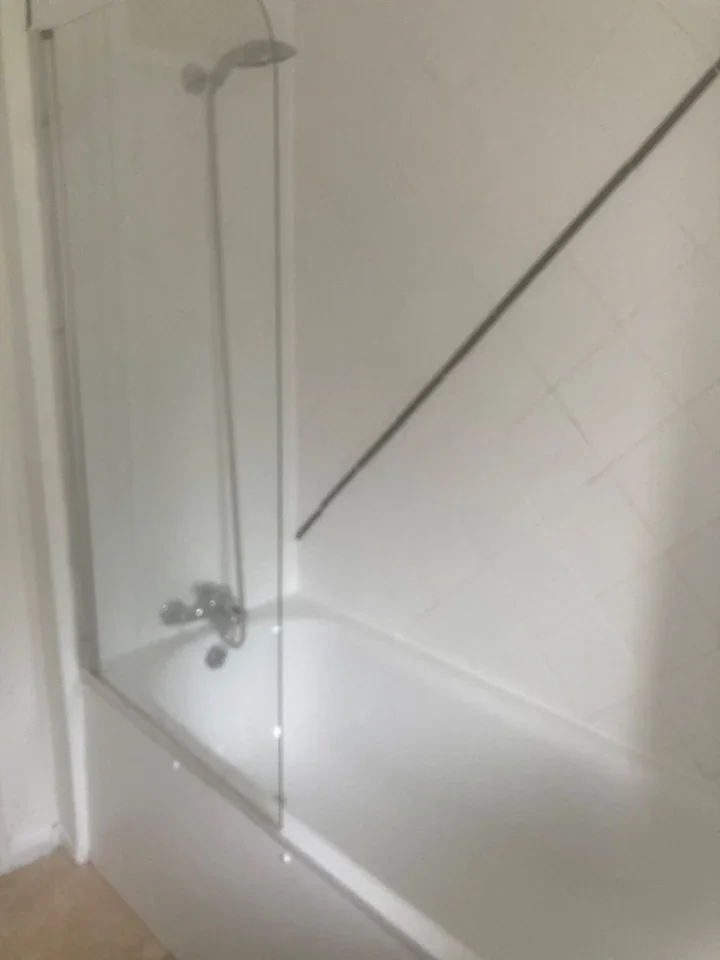 Flat Belthorn Crescent in Greater London