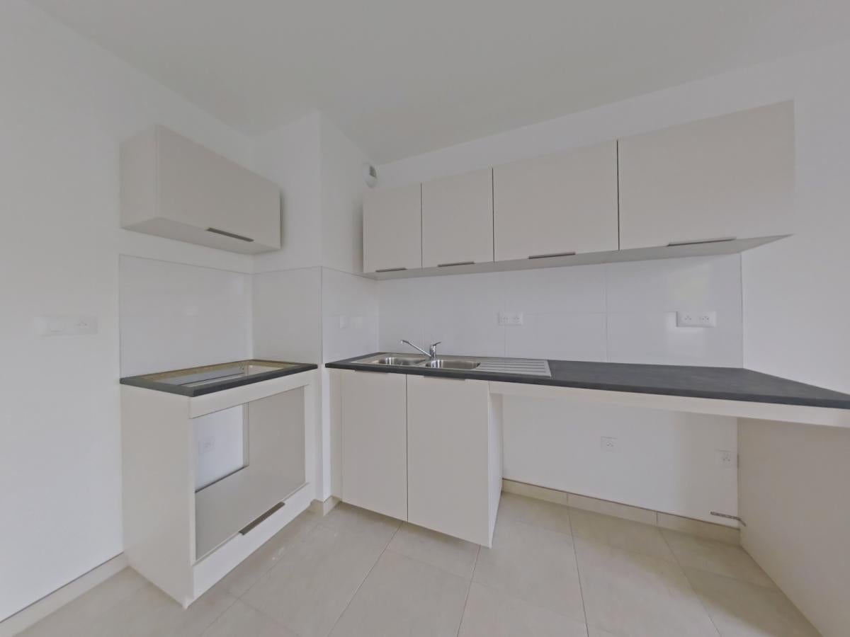 Flat Avenue Paul-Louis Courier in Montlouis-sur-Loire