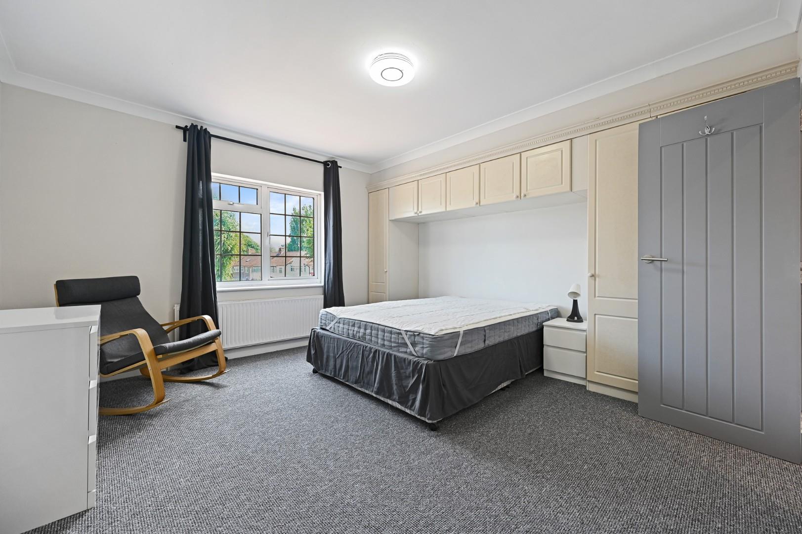 Room Mansell Road in London