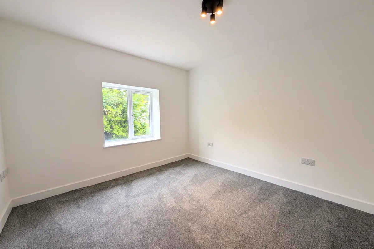 Flat Glumangate in Chesterfield