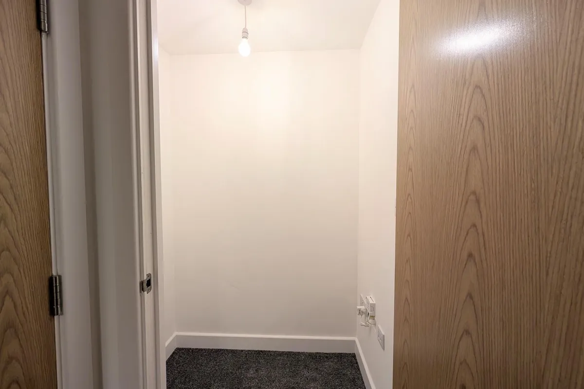 Flat Fairfield Road in Chesterfield