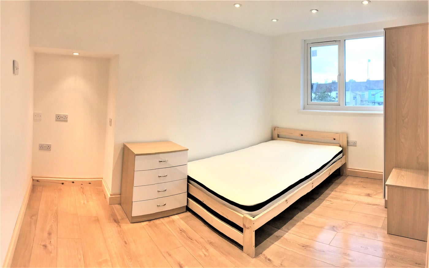 Room Muller Road in Bristol