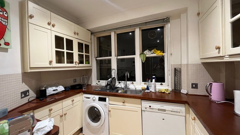 Room Elvaston Mews in Greater London
