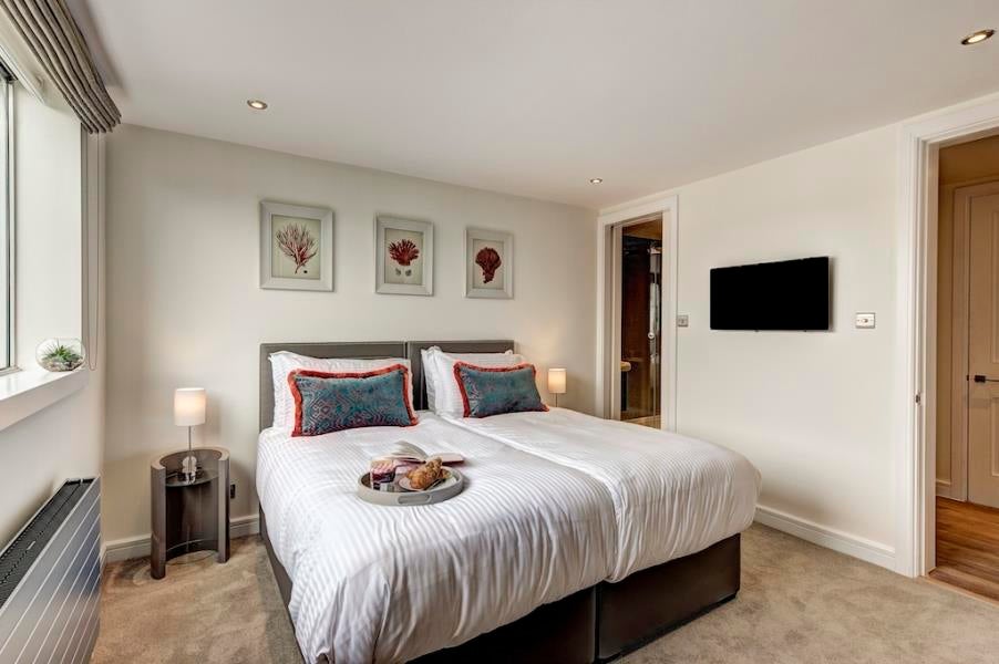 Flat Lowndes Square in City of Westminster