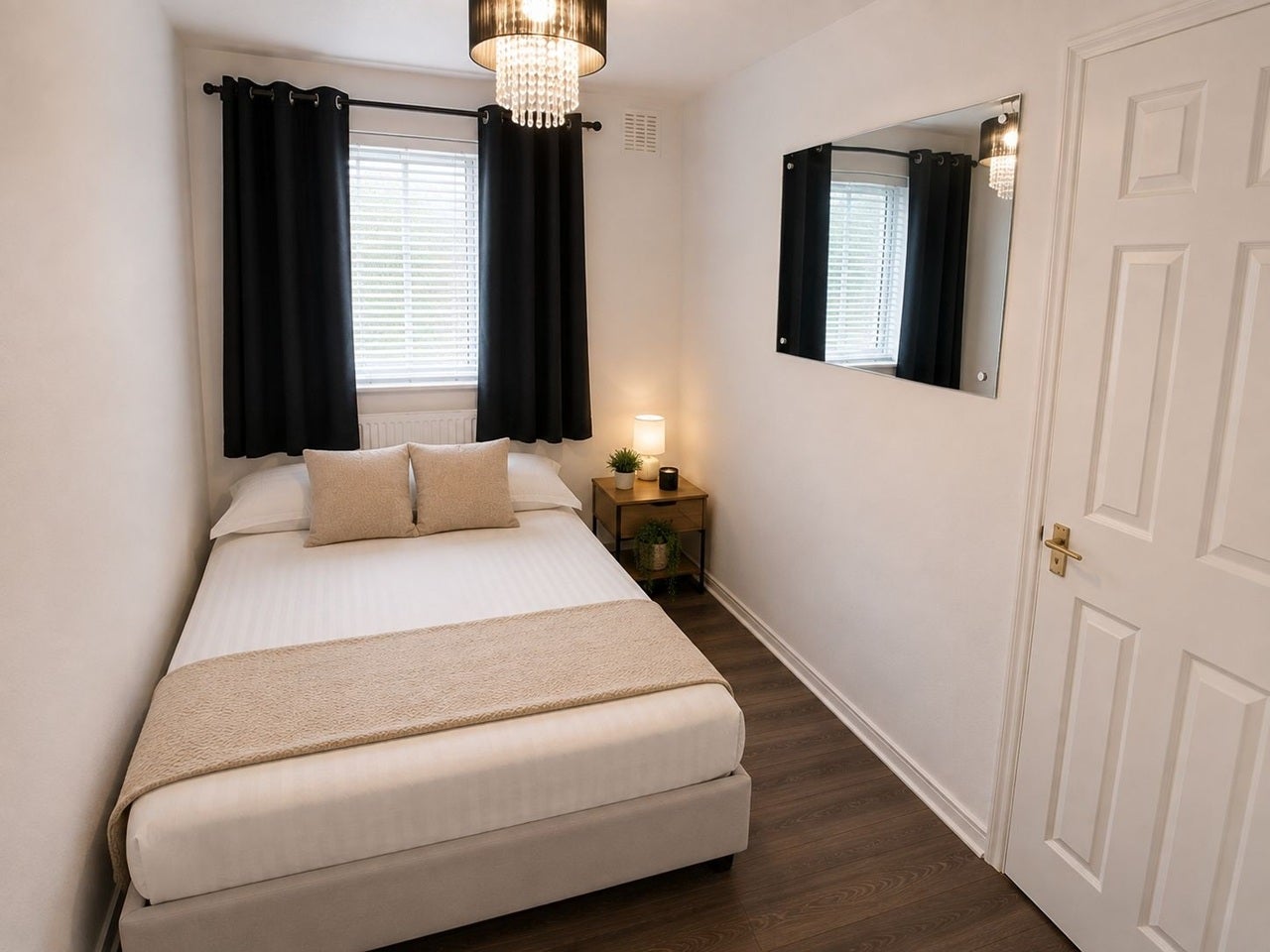 Flat Friars Avenue in Greater London