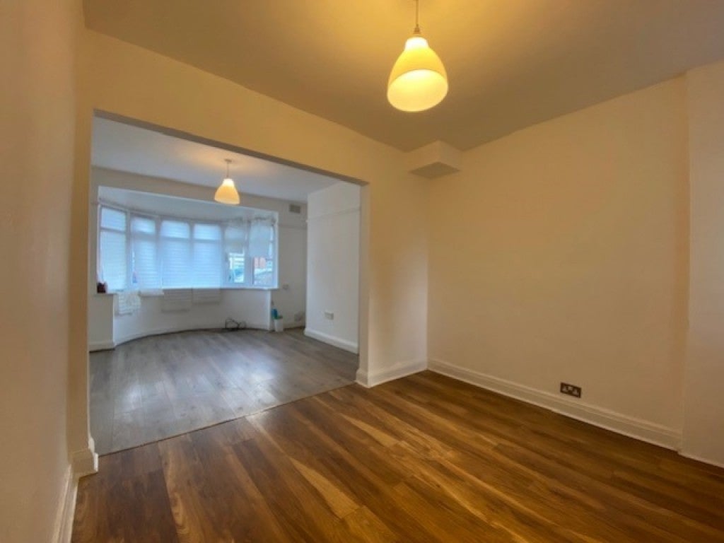 House Brixham Crescent in Greater London