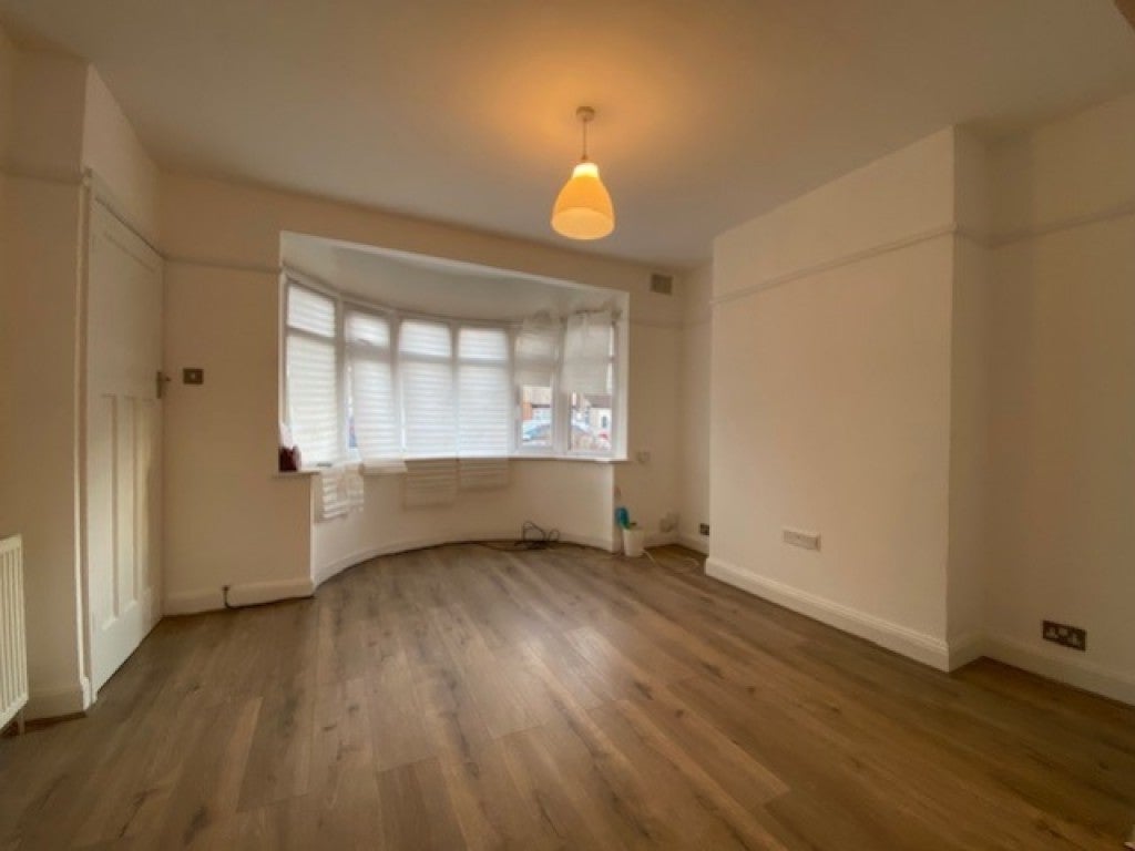House Brixham Crescent in Greater London