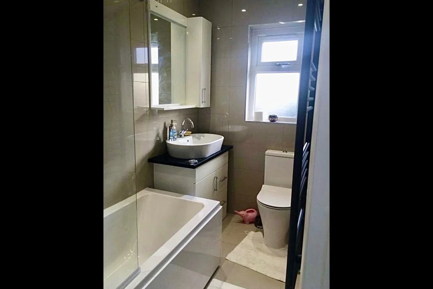 Room High Road in Greater London