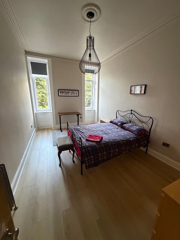 Room Merrick Gardens in Glasgow