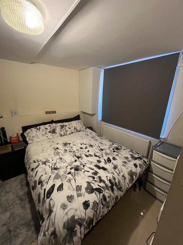 Room Clarence Road in Greater London