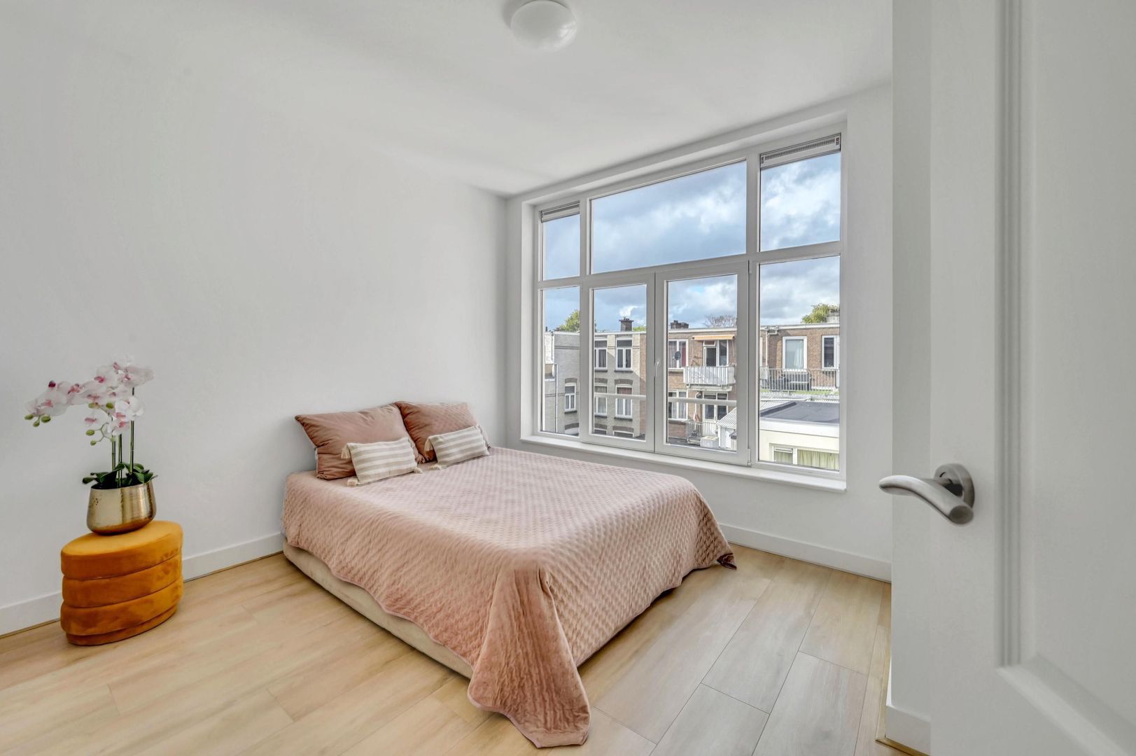 Appartement te koop: Rijswijkseweg 211A, 'S-Gravenhage