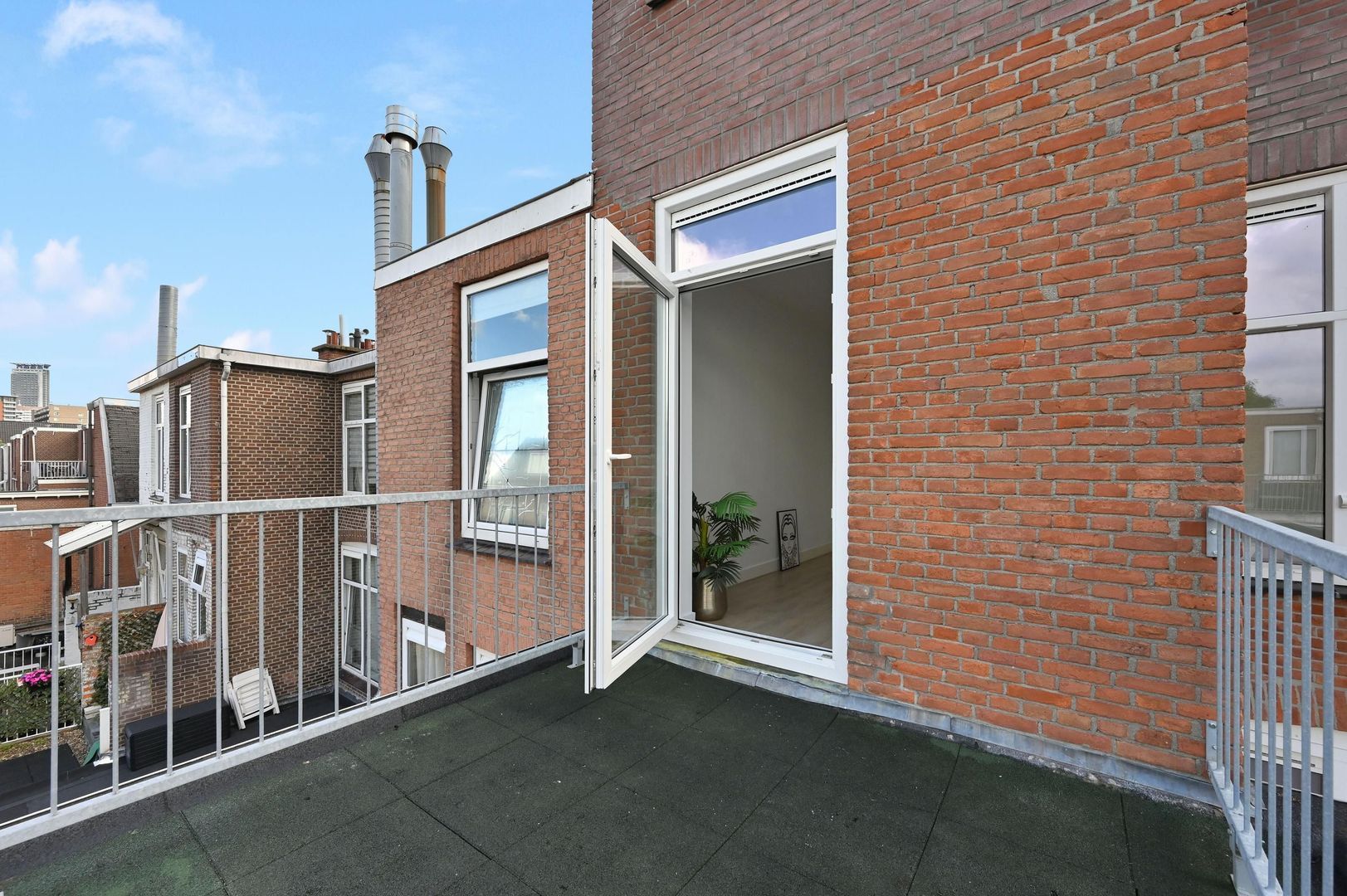 Appartement te koop: Rijswijkseweg 211A, 'S-Gravenhage